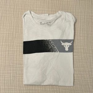 Men’s white UnderArmour t-shirt